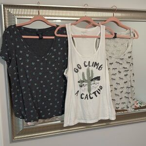 Bundle of 3 Torrid size 00 shirts